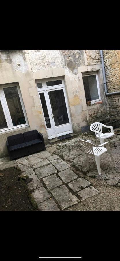 Cosy Appartement Au Plein Centre De Ruffec Eksteriør bilde